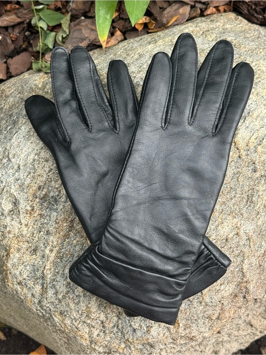 Wilsons Leather Accessories - Wilson’s leather black leather gloves small